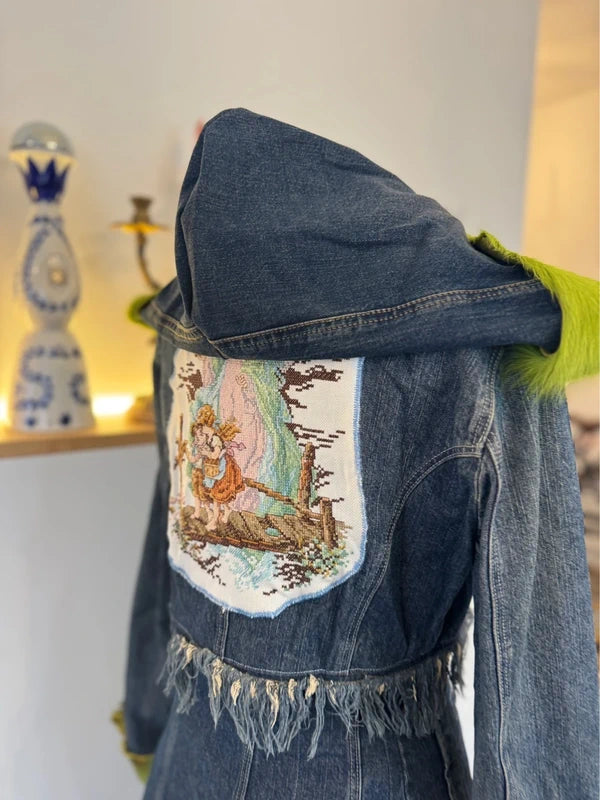 Denim outfit with fur